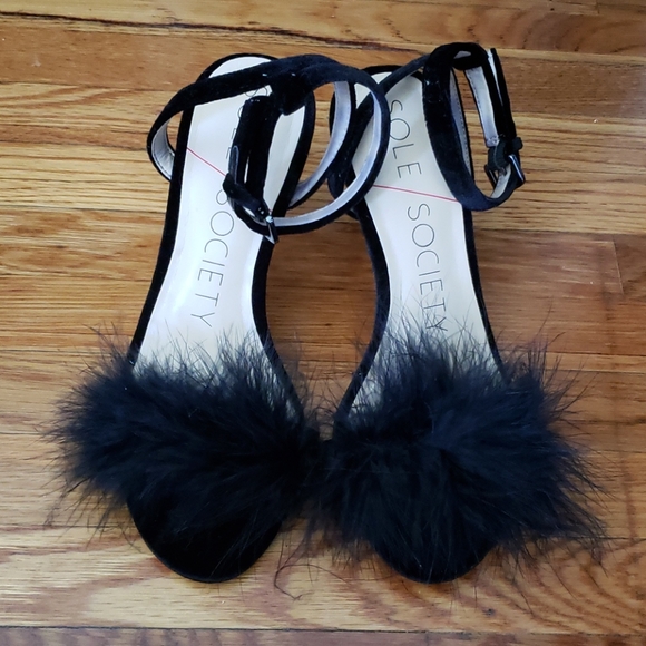 Black heels - Picture 1 of 5